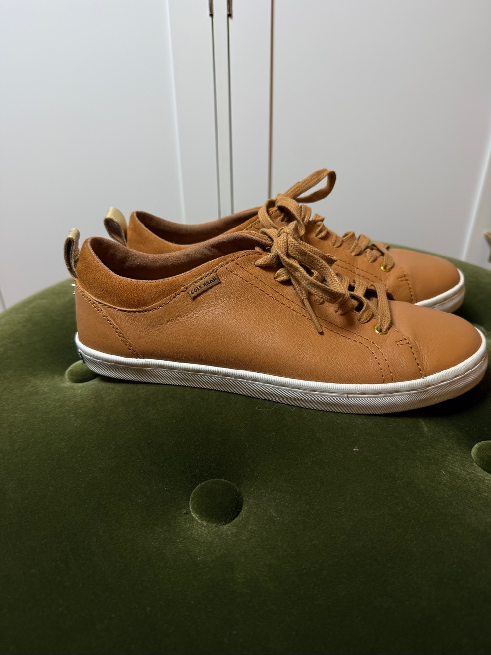 Women's Cole Haan Tan Leather Lace Up Sneakers Gold Accent Casual Low Top. - Picture 2 of 5